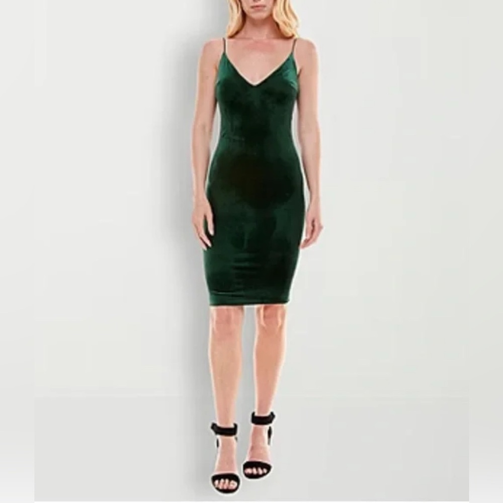 Elegant Green Velvet Dress by B. Smart